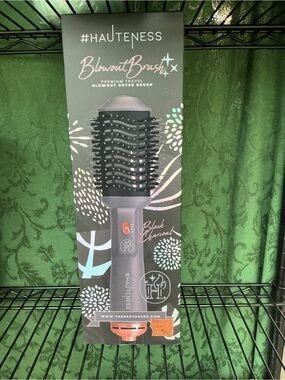 Black Charcoal Blowout Brush - Travel Hair Dryer Brush